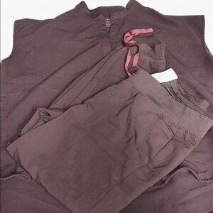 Figs Scrub Set Dark Brown Rafaela Top (XL) with Zamora joggers (L)